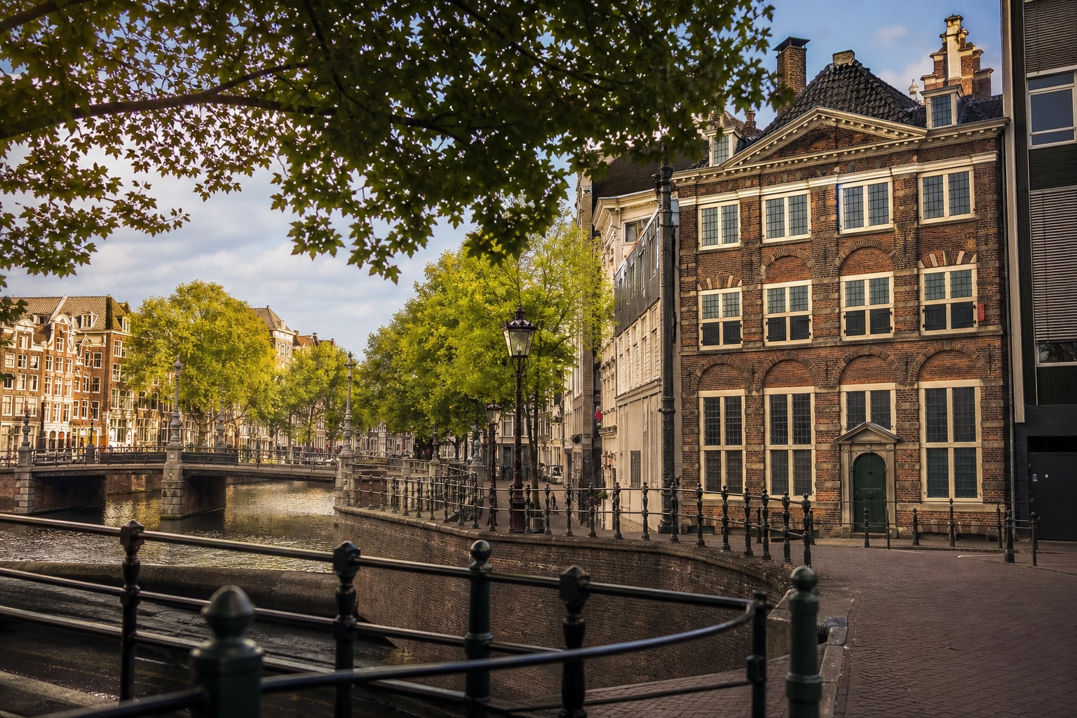 From Grandeur to Bankruptcy at Rembrandt House